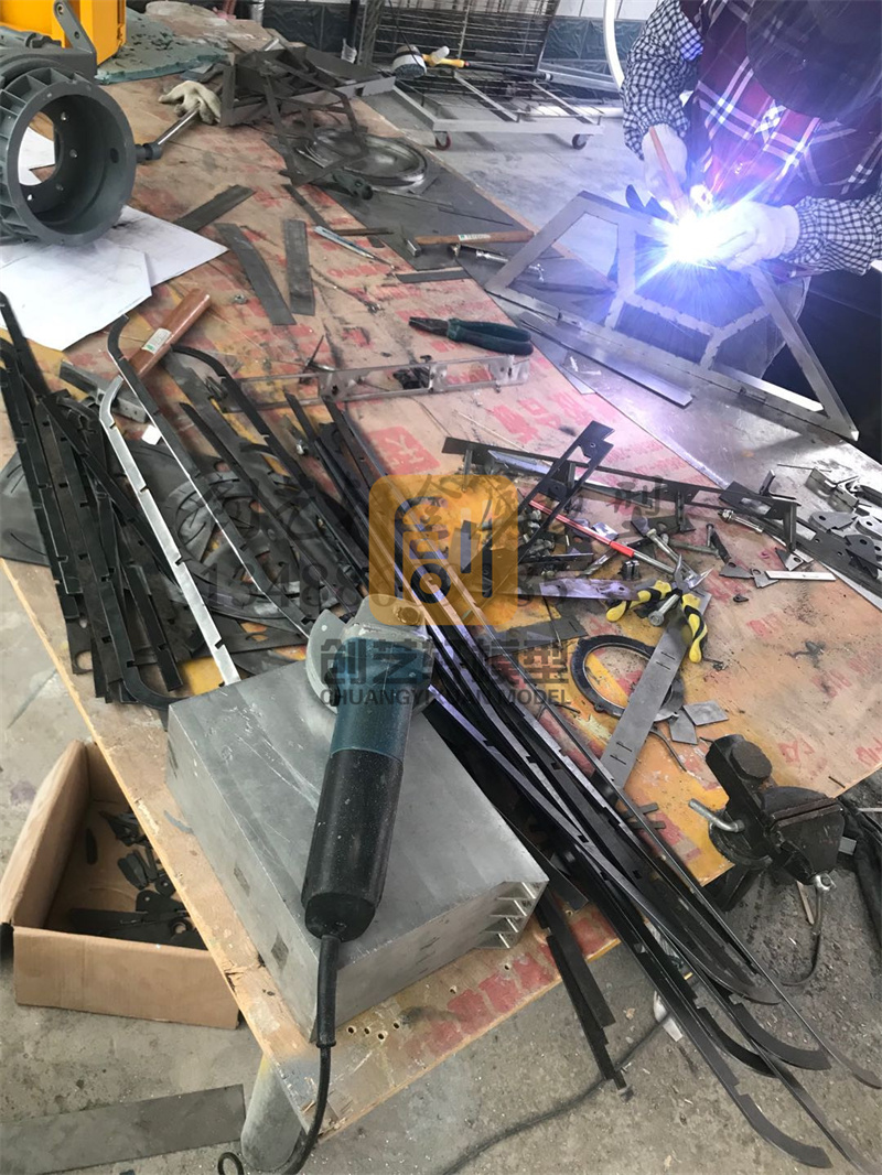 教学教具模型系统提供十字路口4处交通灯信号灯控制功能