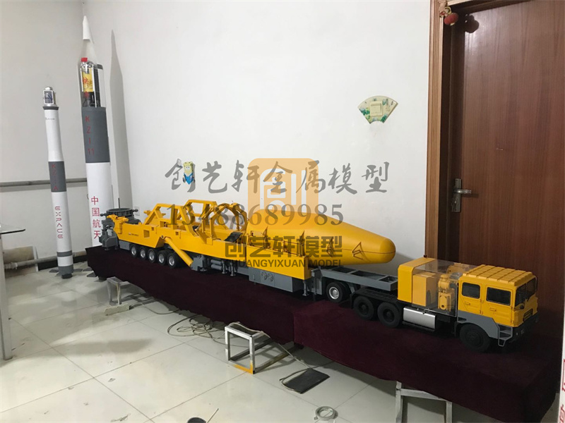 　机械教学模型与实体汽车的外观非常相似